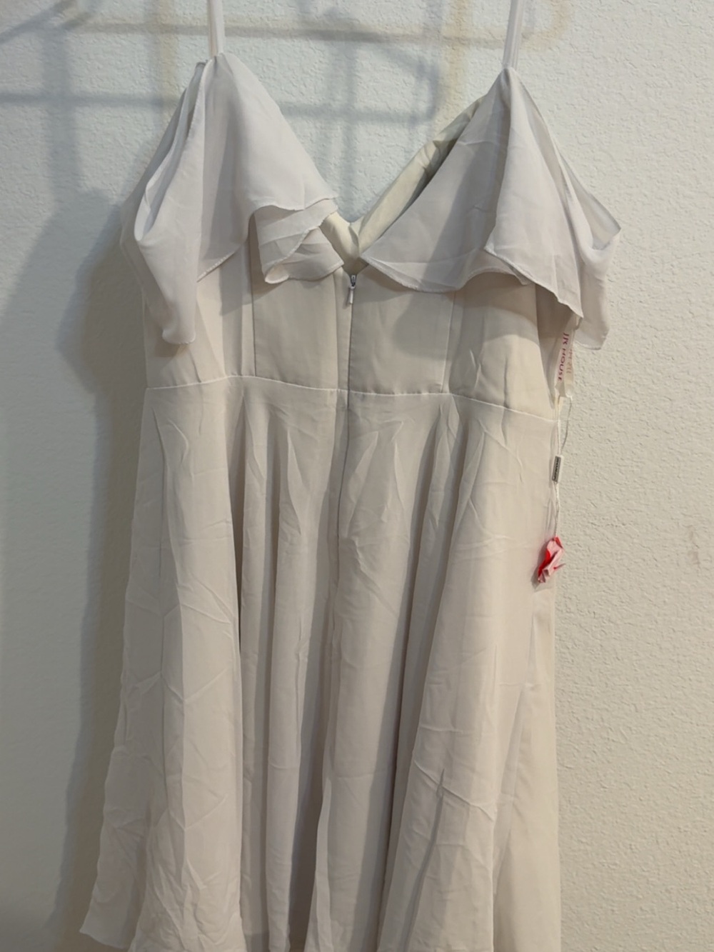 🤍JJ’s House White Off The Shoulder Dress🤍 - Picture 7 of 8